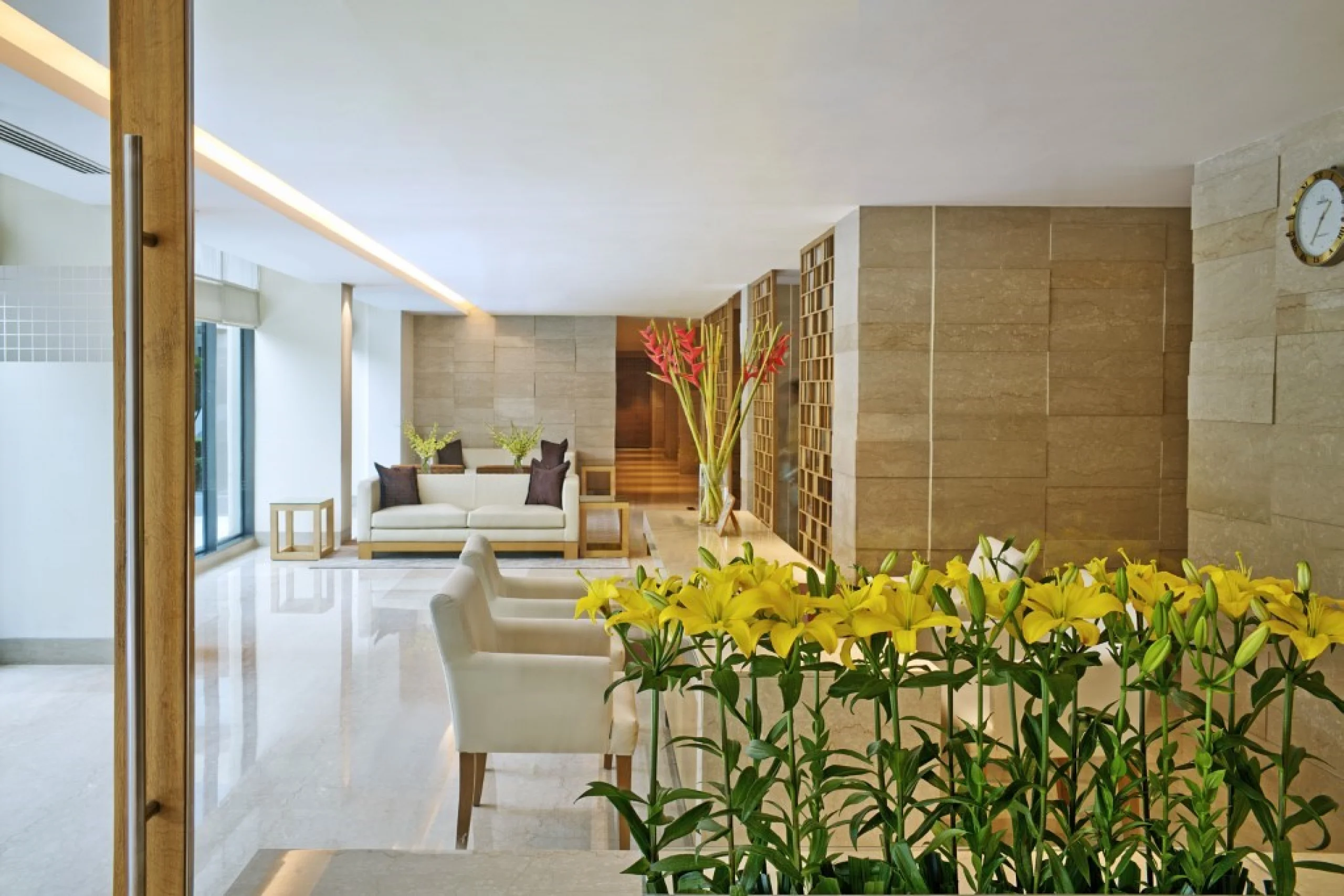 698c45bb76257_business-centre-lobby