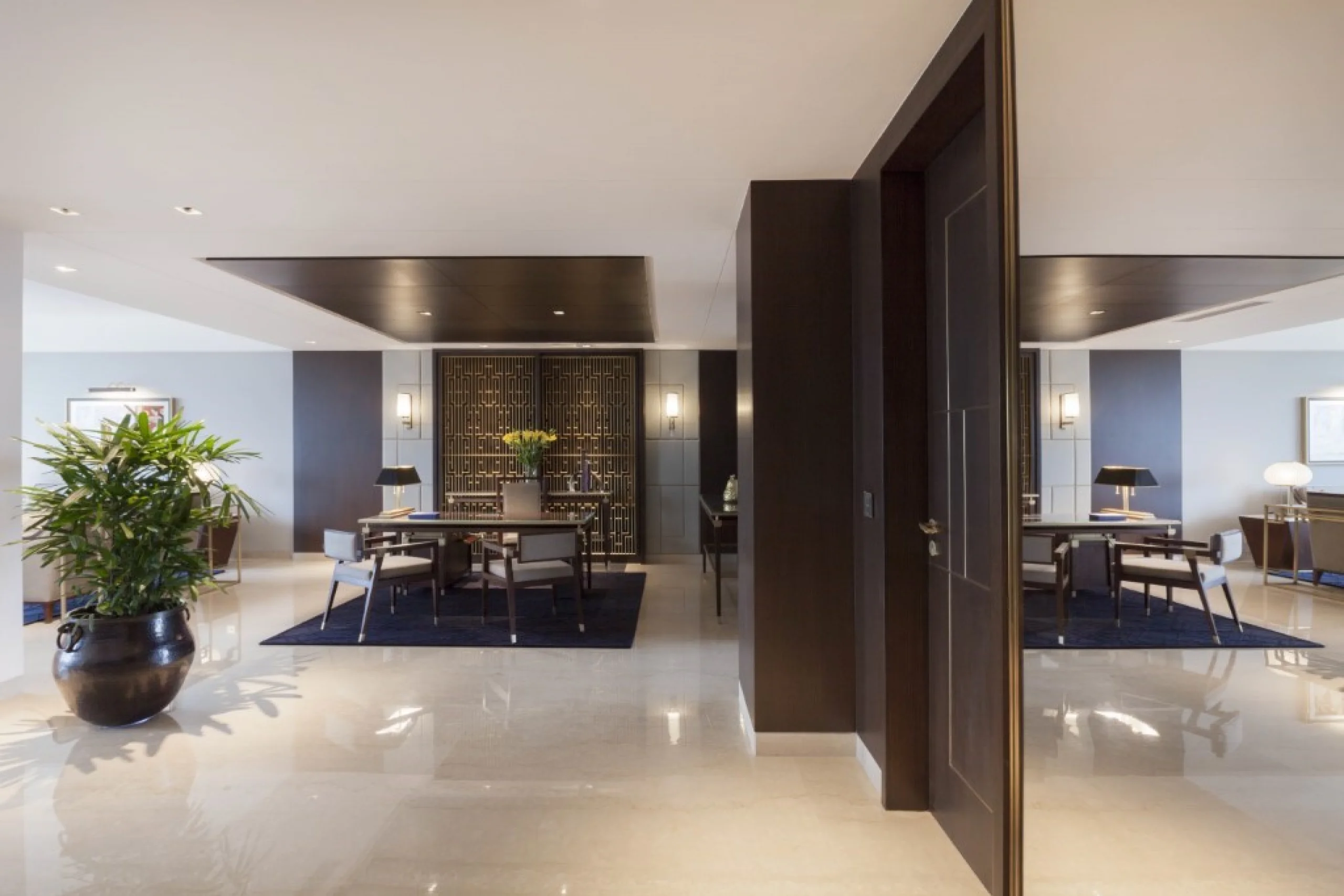 698c465702de3_143728-luxury-suite-1