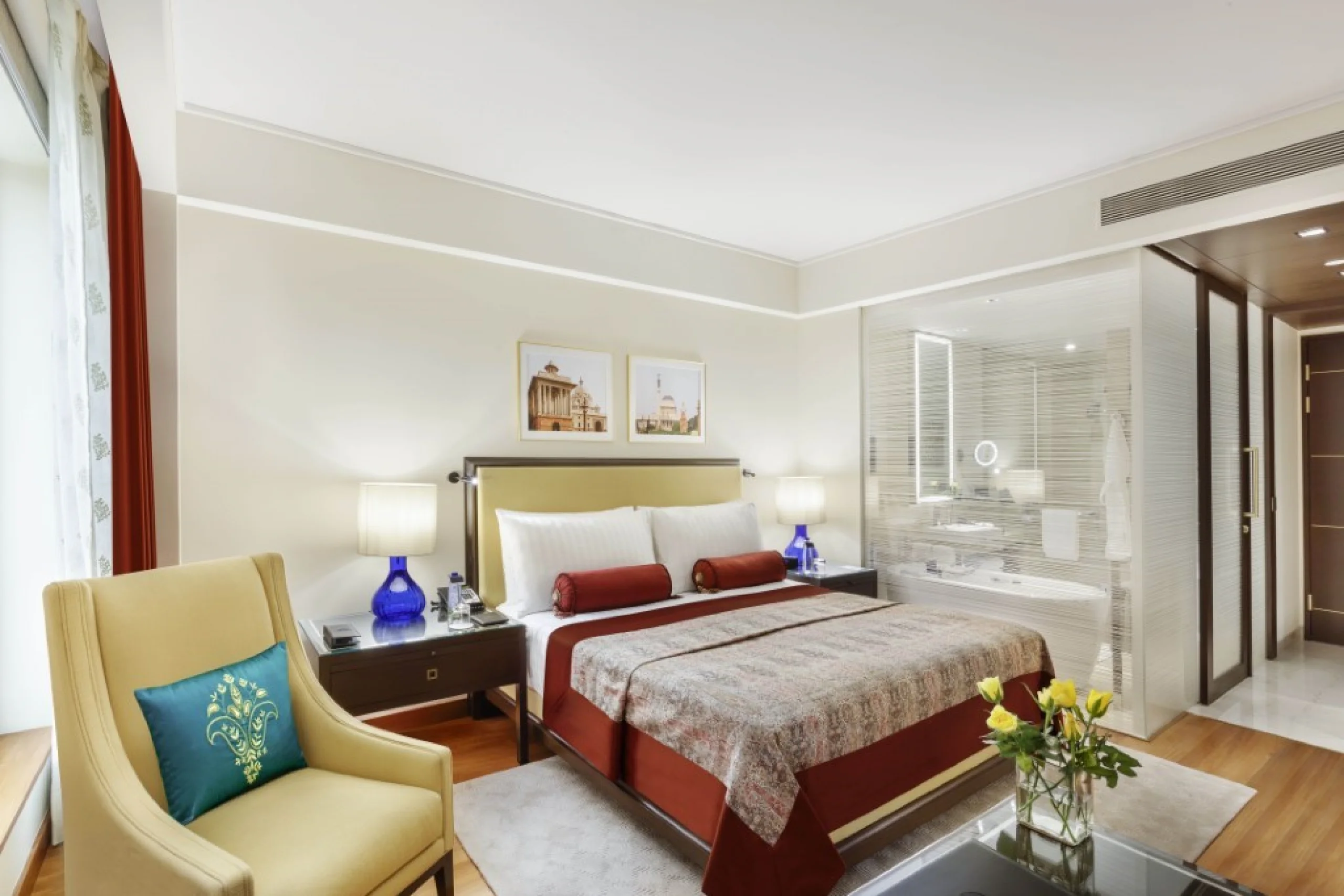 698c465cc1cdd_143727-deluxe-room-1