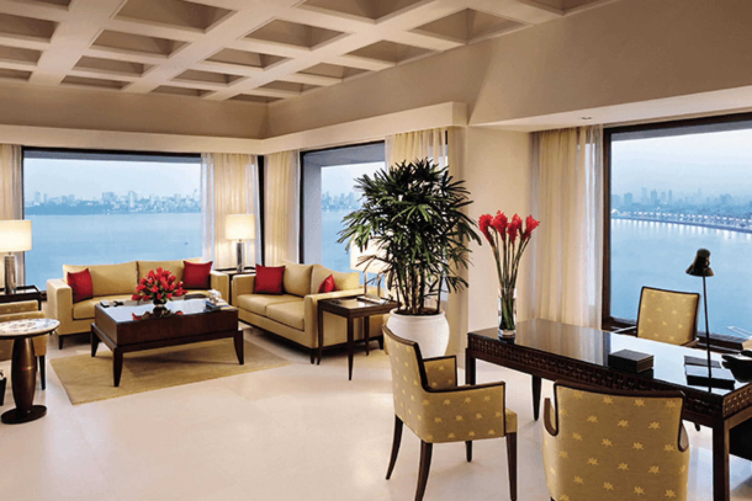 698c4ddf87479_103456-mumbai-room-suite-kohinoor-presidential-suite-living-room
