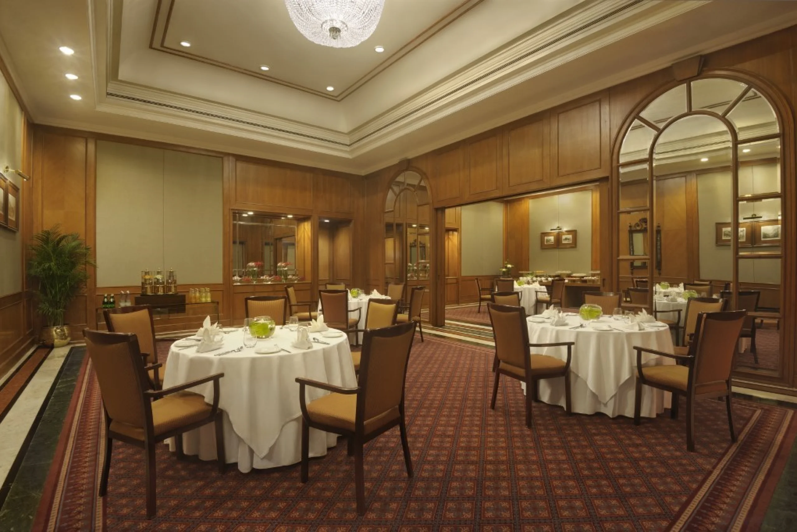 698c5a6b0d4fe_hibiscus-hyacinth-halls