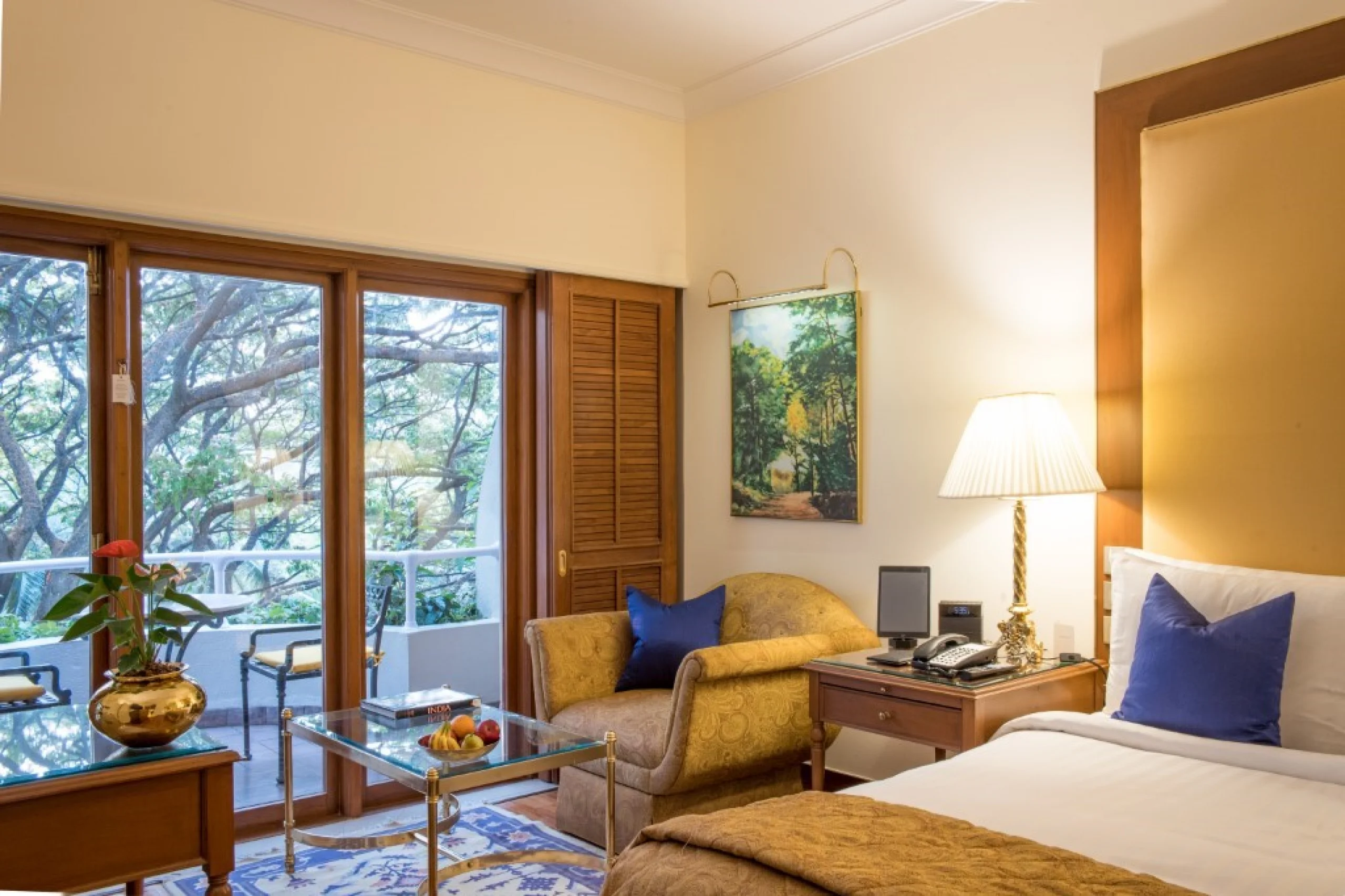 698c5a6dcd885_DeluxeorLuxuryroom2