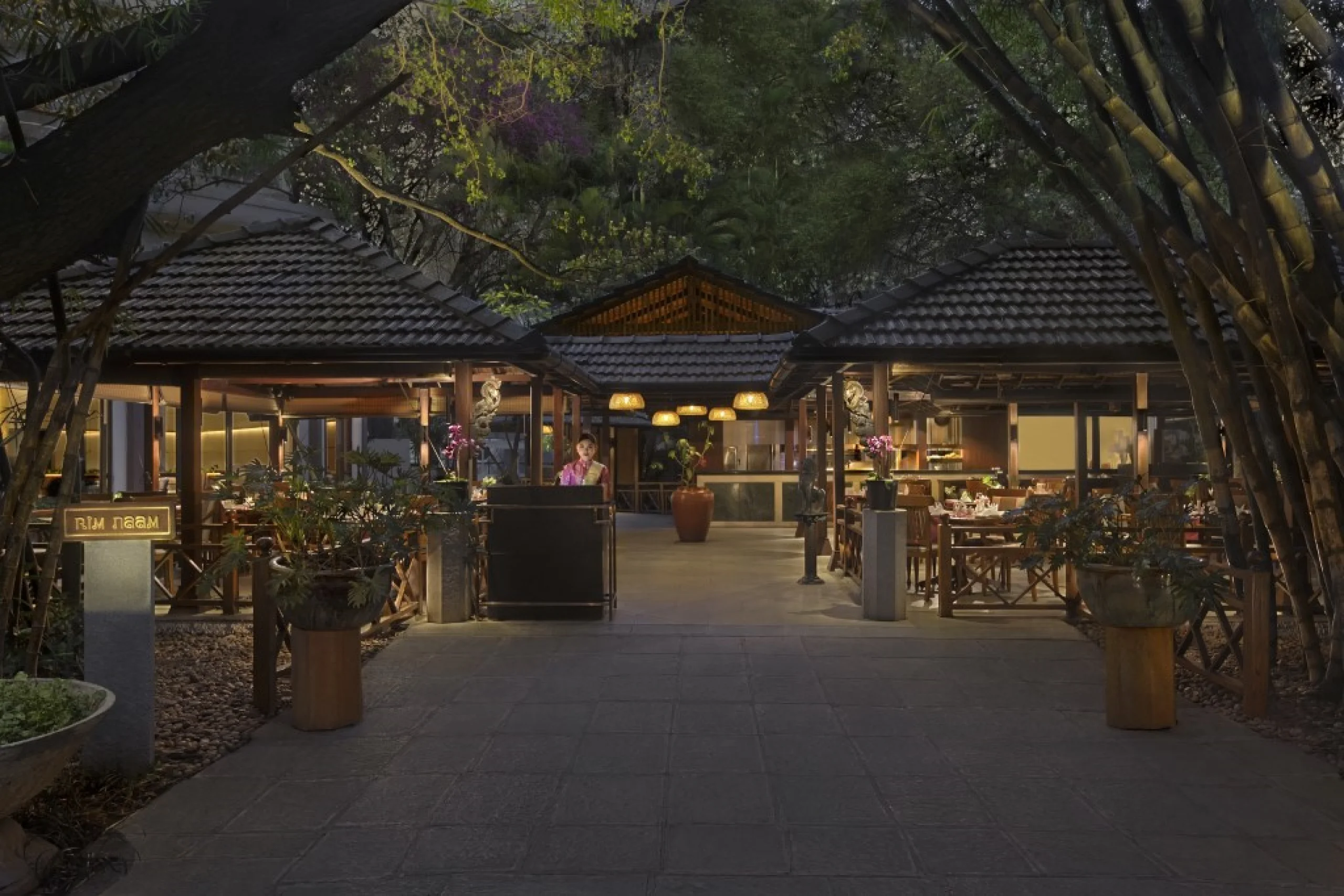 698c5b0204fa5_155049-rim-naam-facade