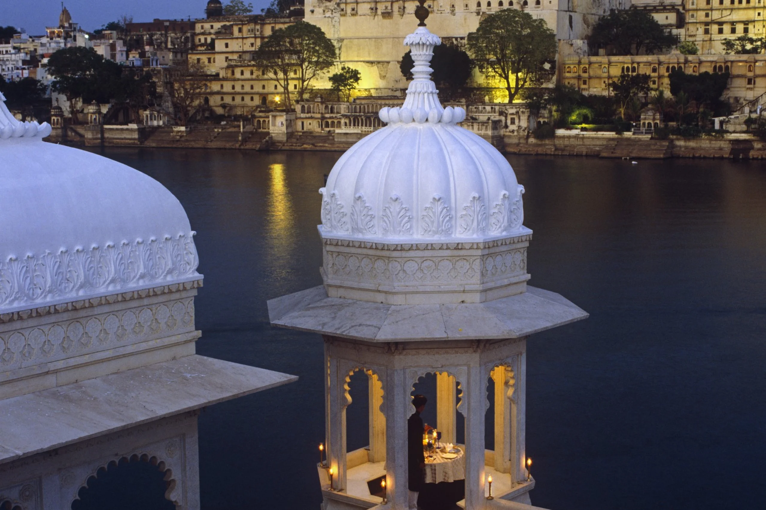 698d6c528daba_Celebration Table - Mewar Terrace Dining