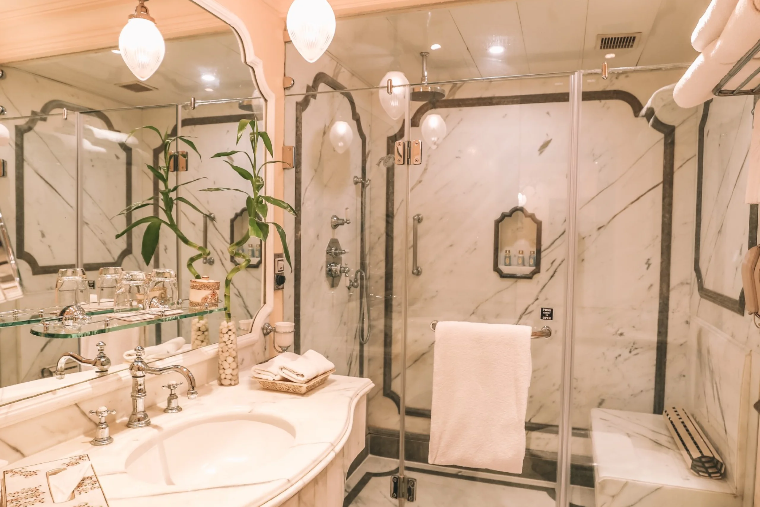 698d6c53851fd_Rang_Mahal_-_Bathroom