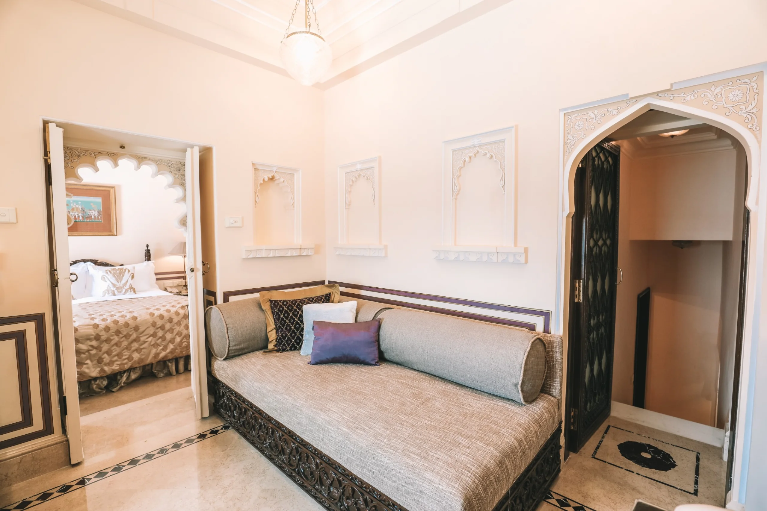 698d6cd1c6f34_Rang_Mahal_-_A_Historical_Suite_(2)