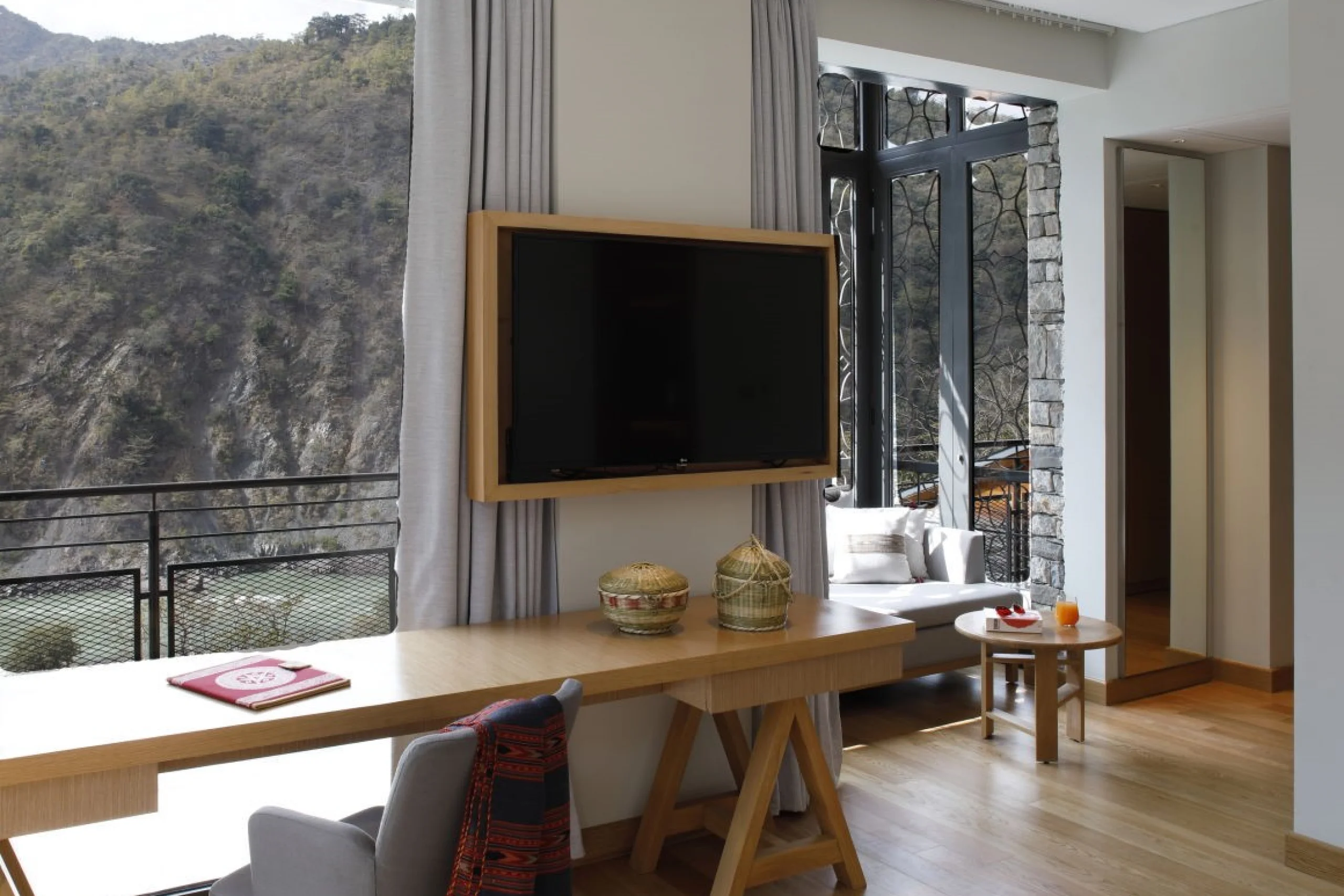 698d77150ebd1_IMG_5641-Junior_Suite