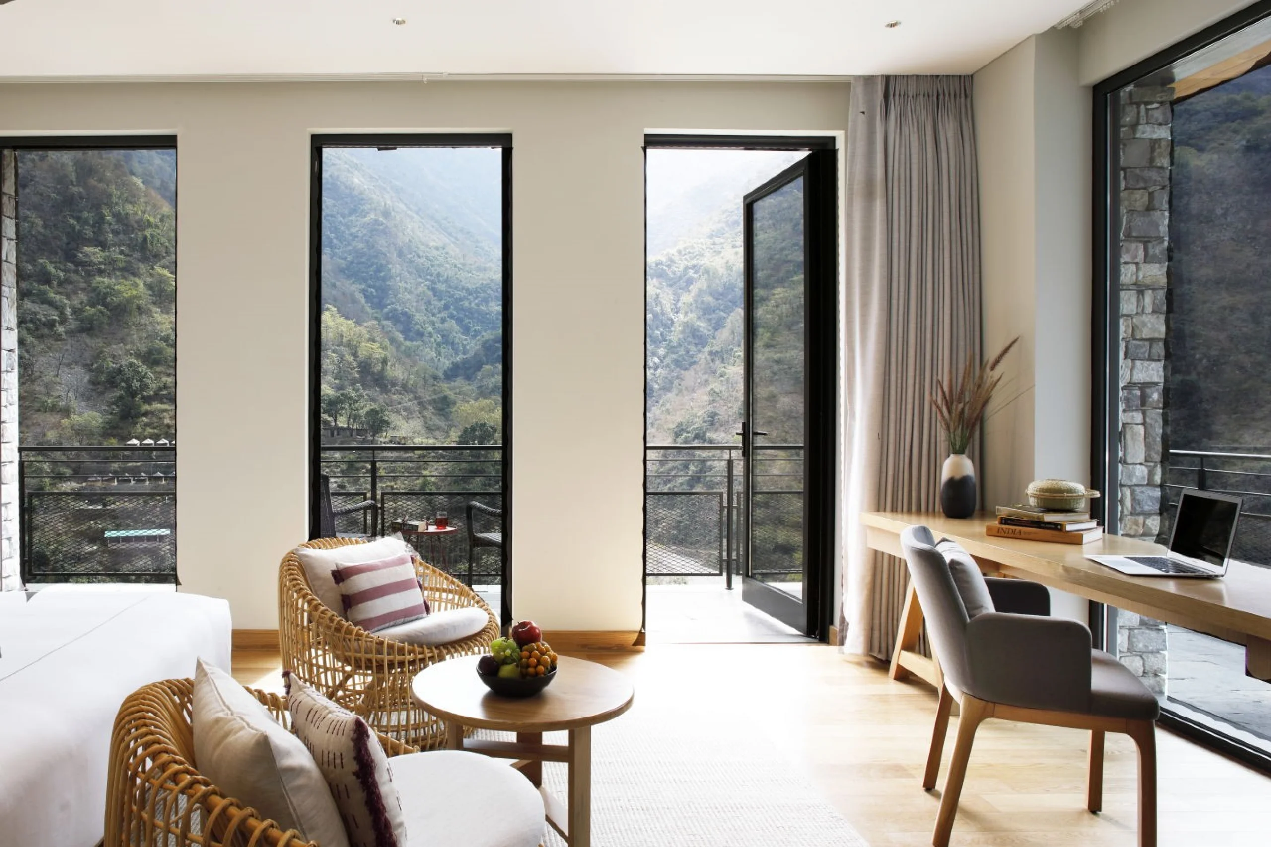 698d7715e8b25_IMG_5619-Junior_Suite