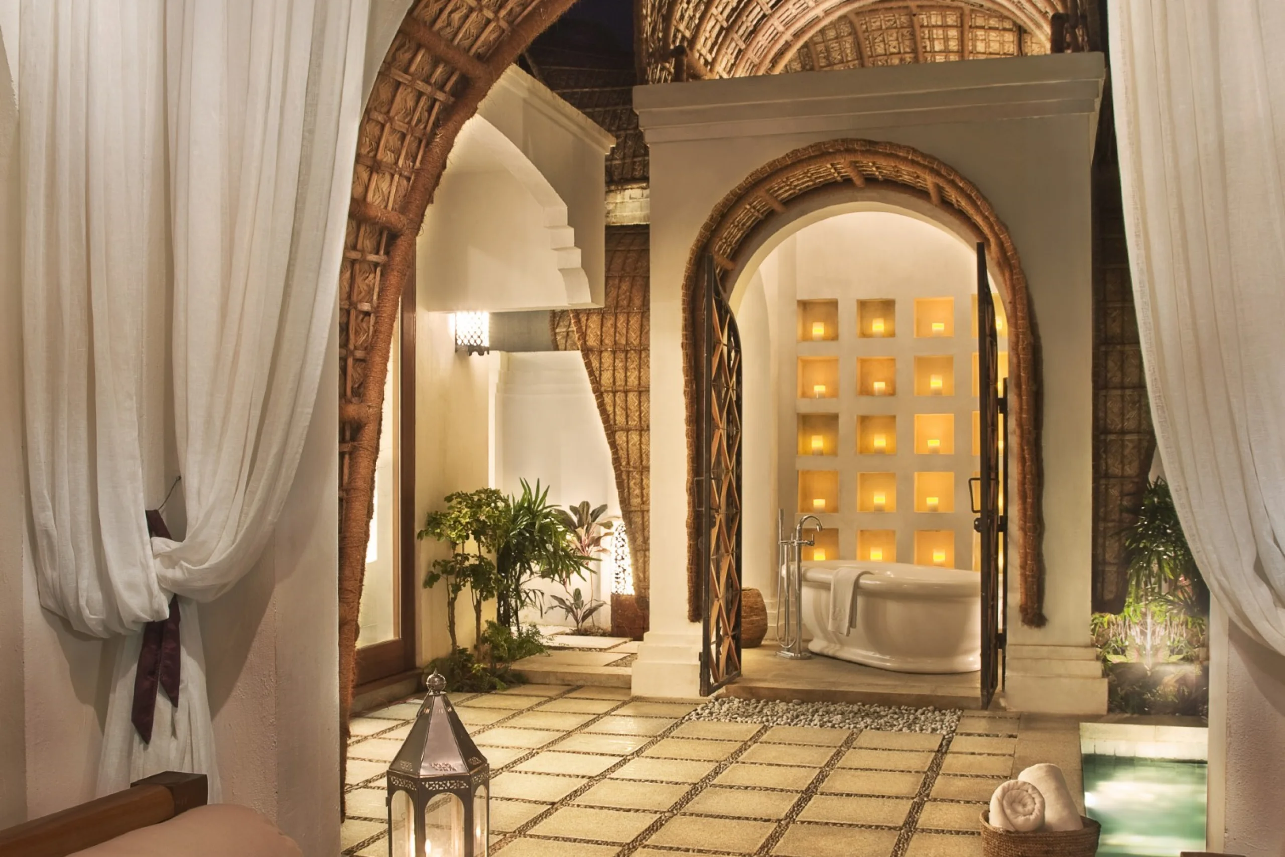 698d920b1d29b_Room_Macro_2