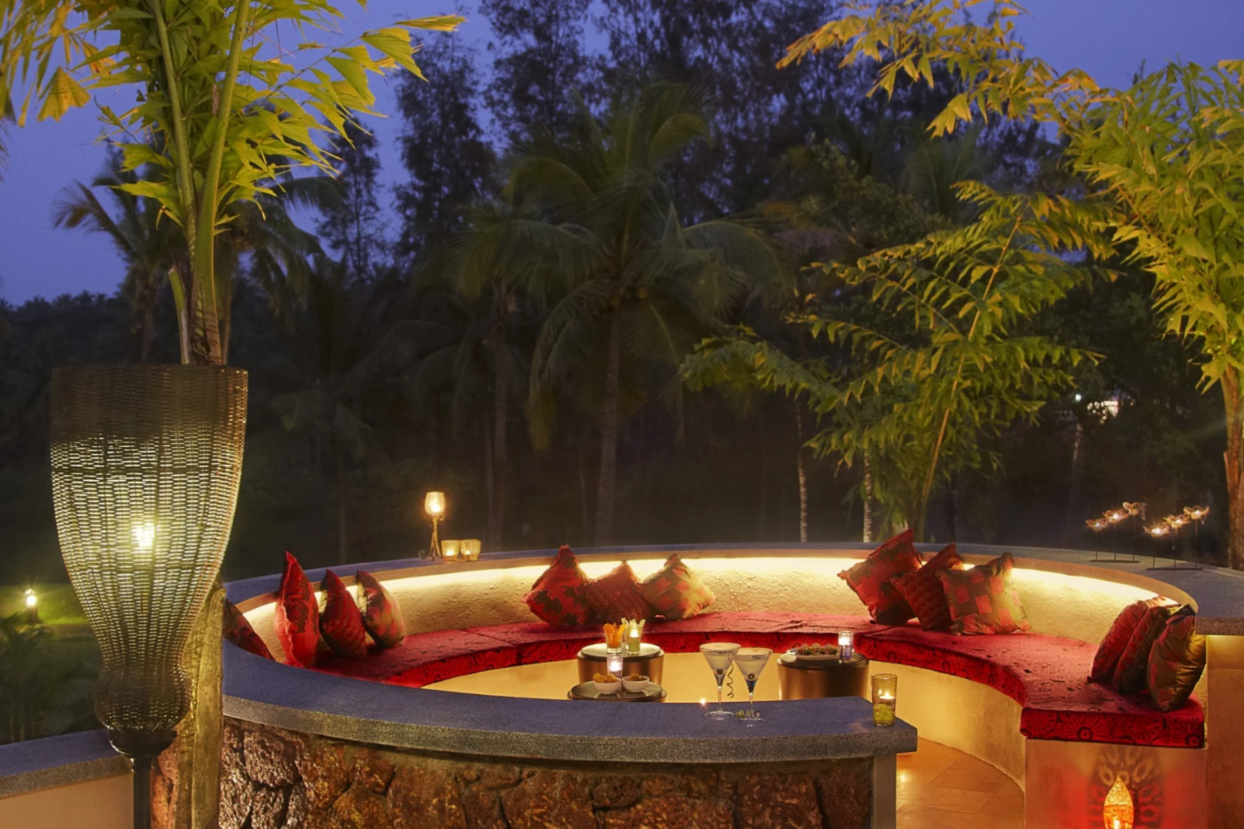 698d926f40273_Ivory_Booth__