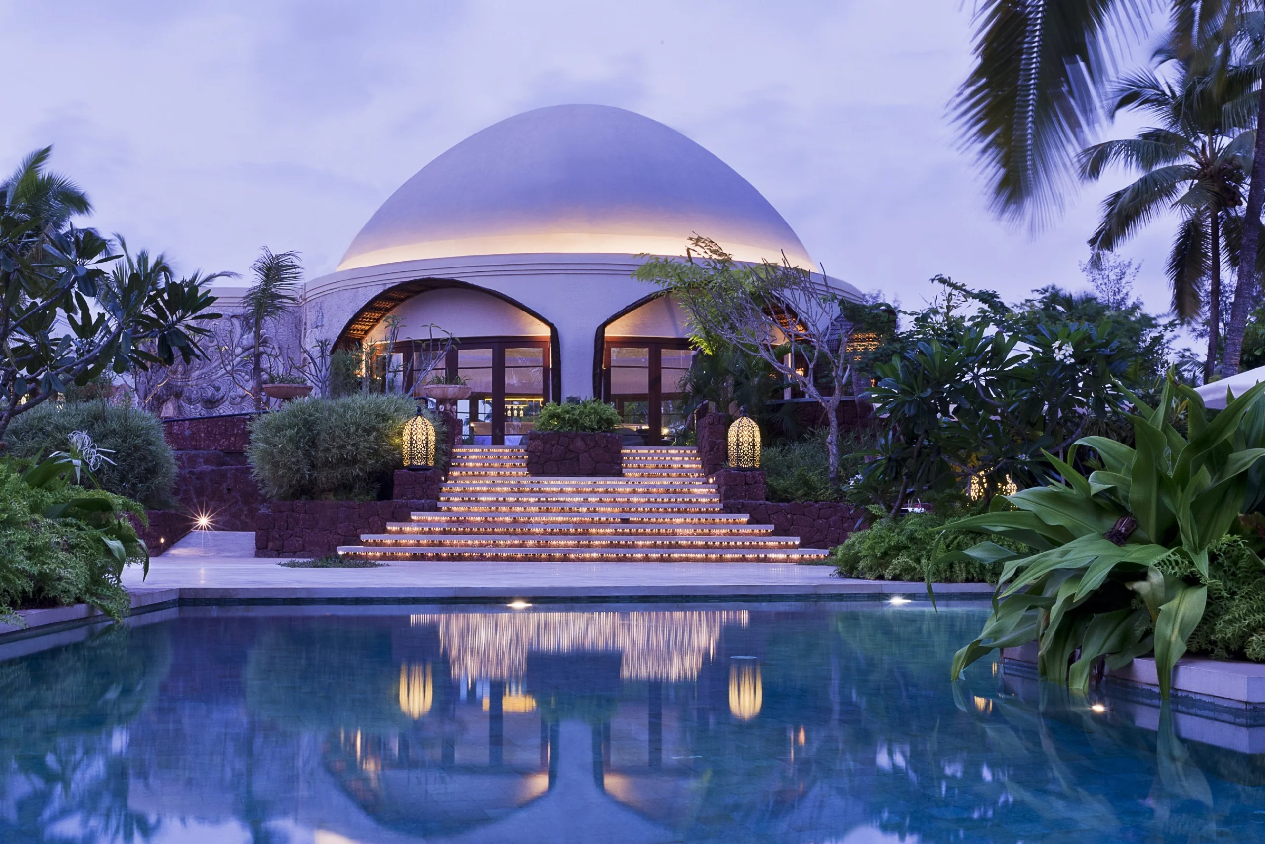 698d9270343ce_Ivory_Bar_2