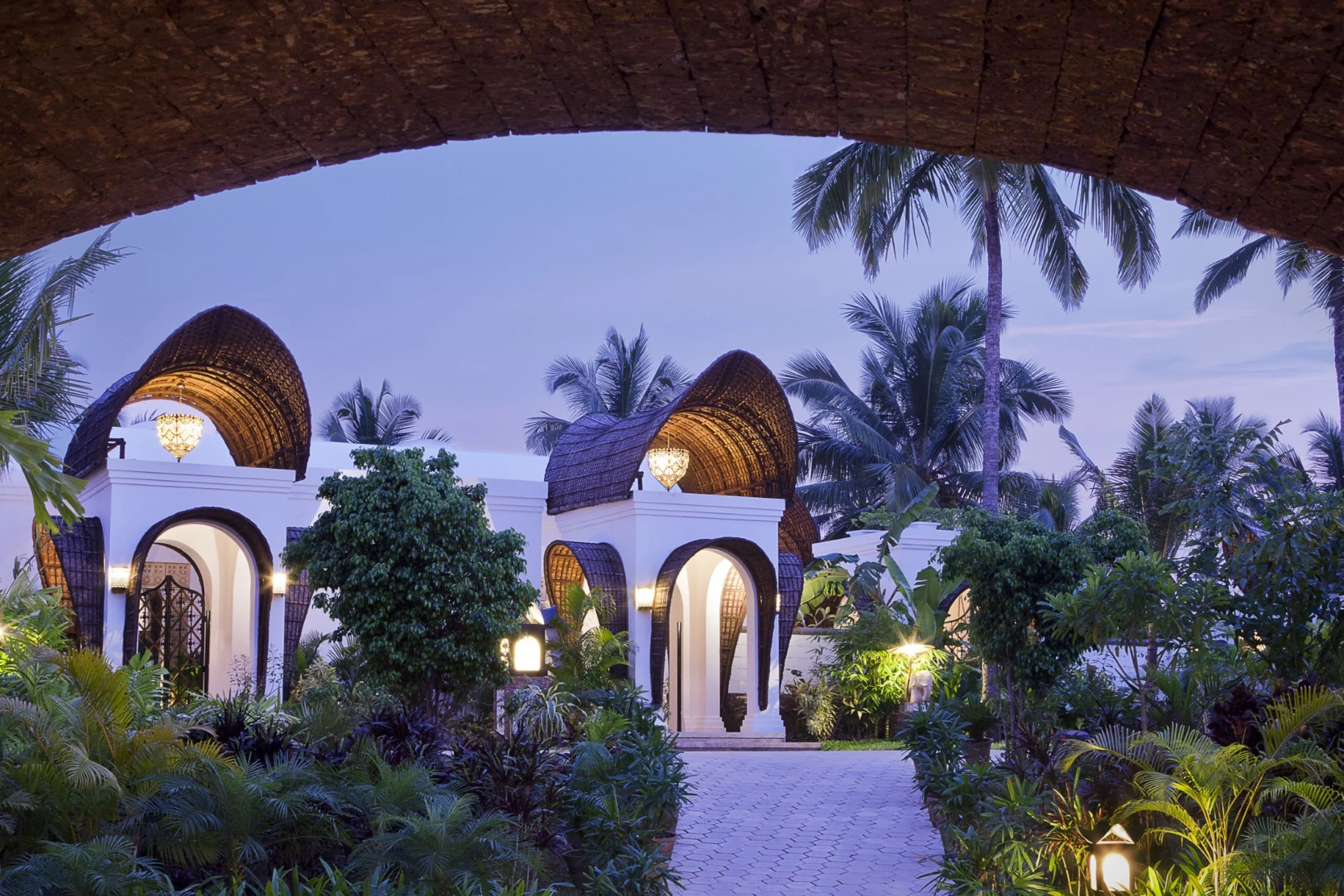 698d92c230867_Facade_Back