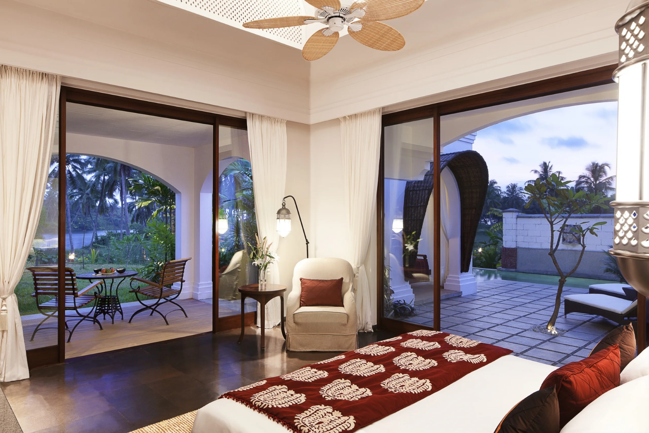 698d92c431cc3_Deluxe_Delight_Room_3_