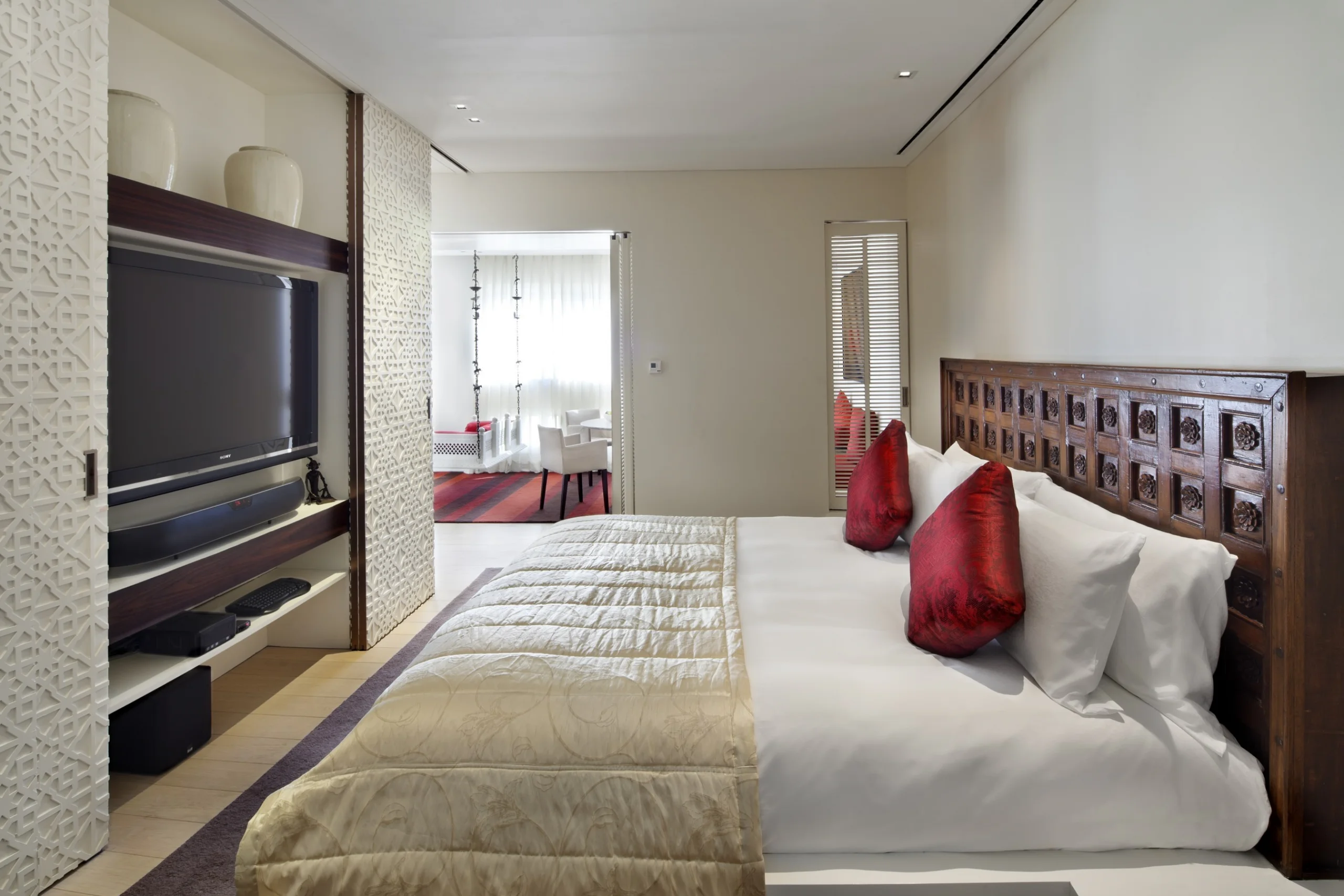 698eba3b0926a_Lotus_Suite_-_Bedroom