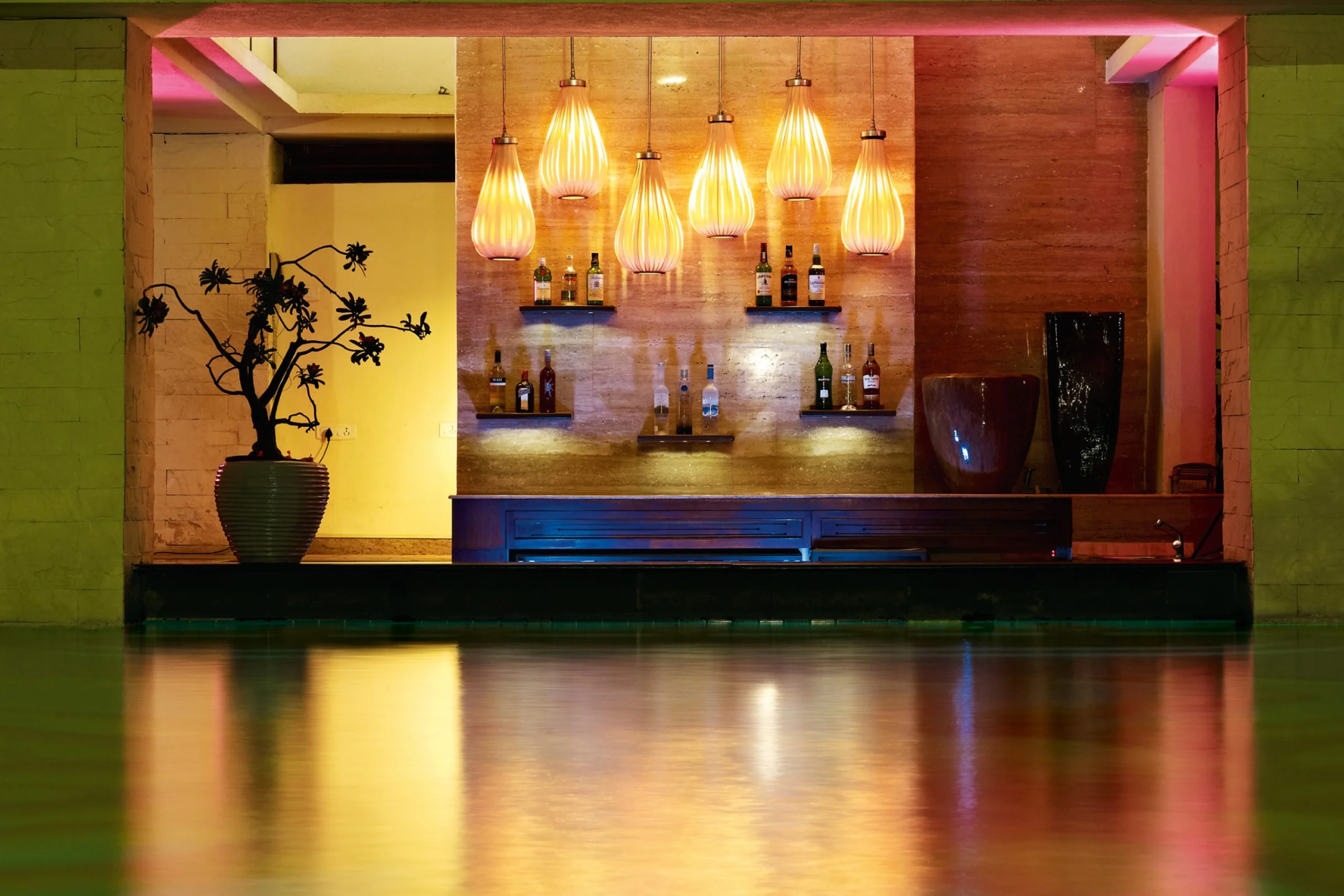 698ec75ec9e3e_Sunburst Bar 2