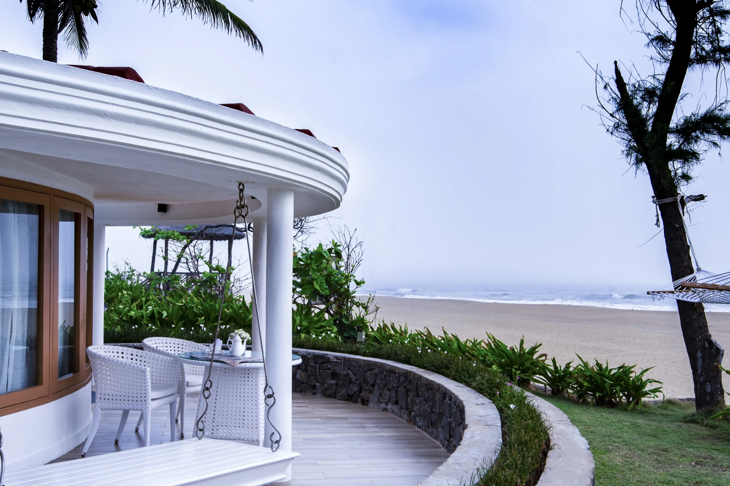 698ec760d1635_seaviewCroppedBluetint