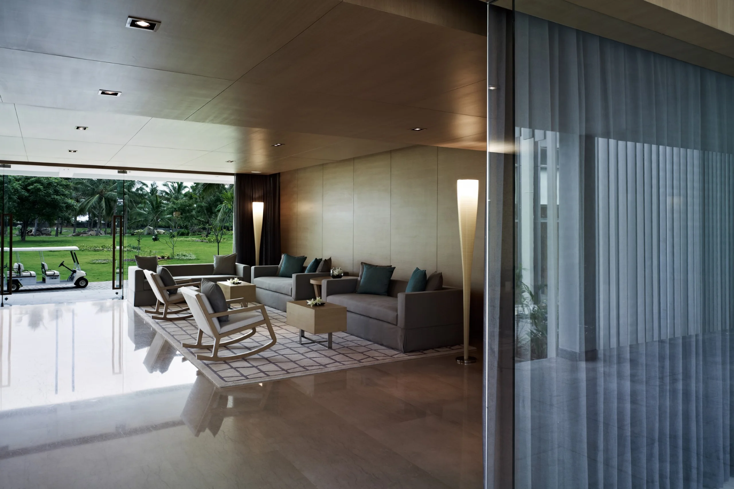 698ec7d183070_Lobby 2