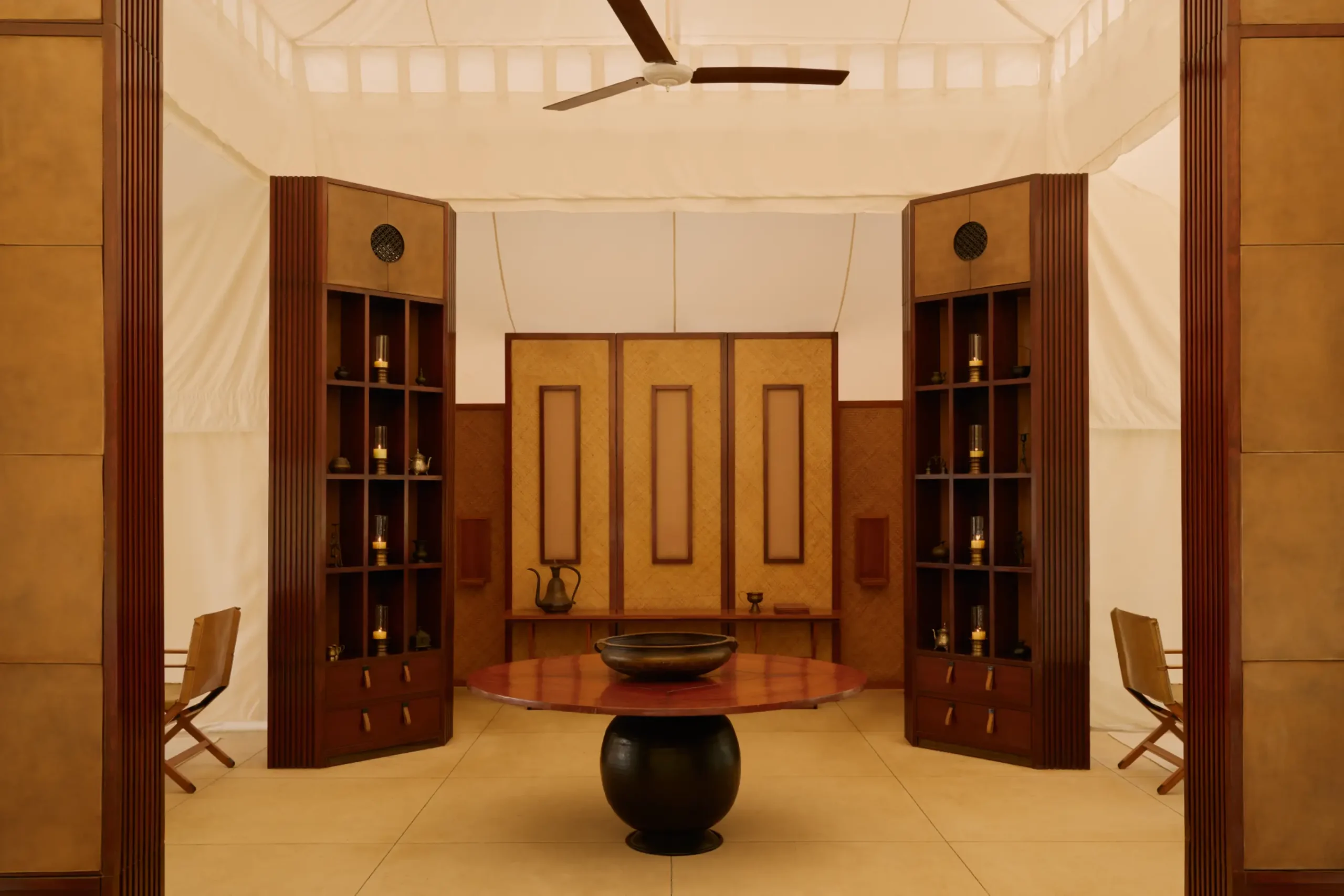 Aman-i-Khas, India - Accommodation -Dining, Tent, Interior